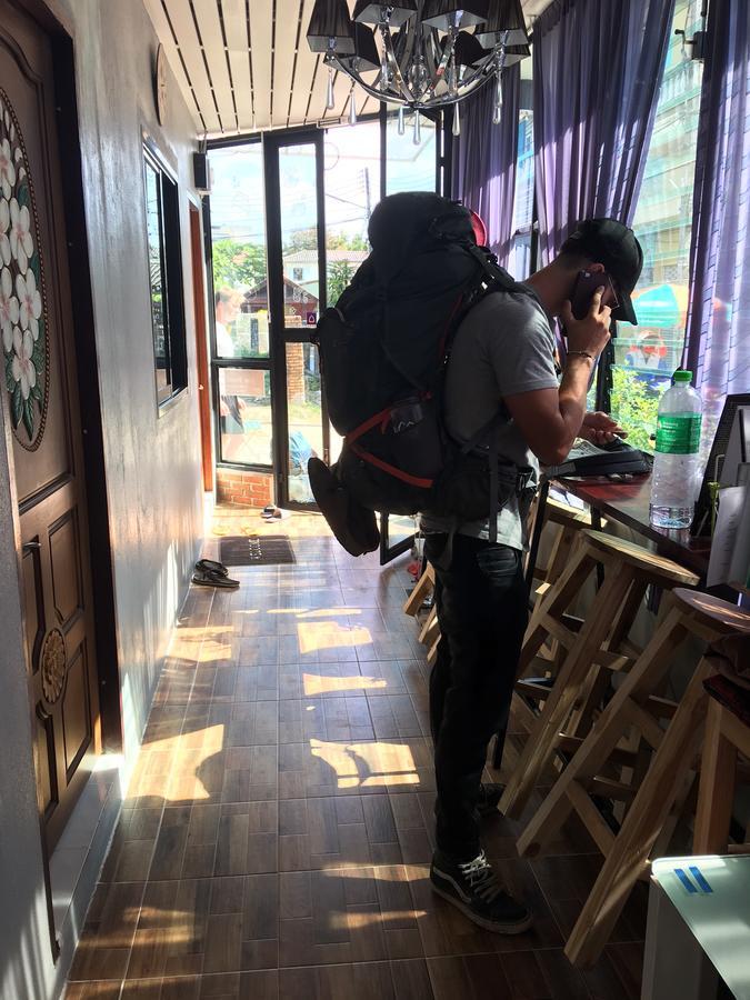 Fon Hostel Csiangraj Kültér fotó